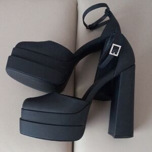 Aldo Elegant Matte Black Platform Heels Size 6M